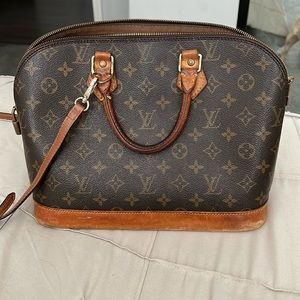Authentic Louis Vuitton Alma PM with strap